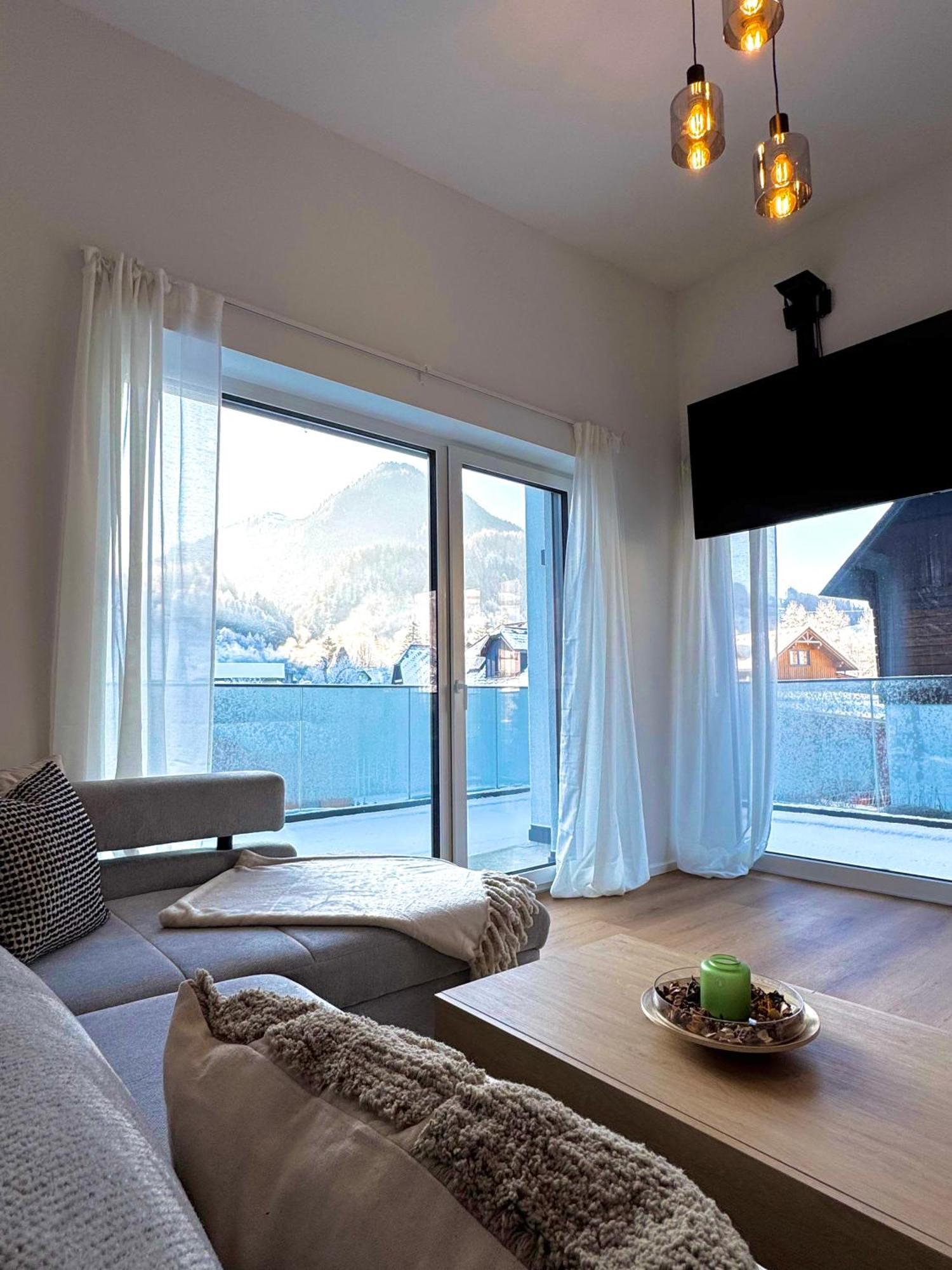 Mihome - Modern Living Apartment