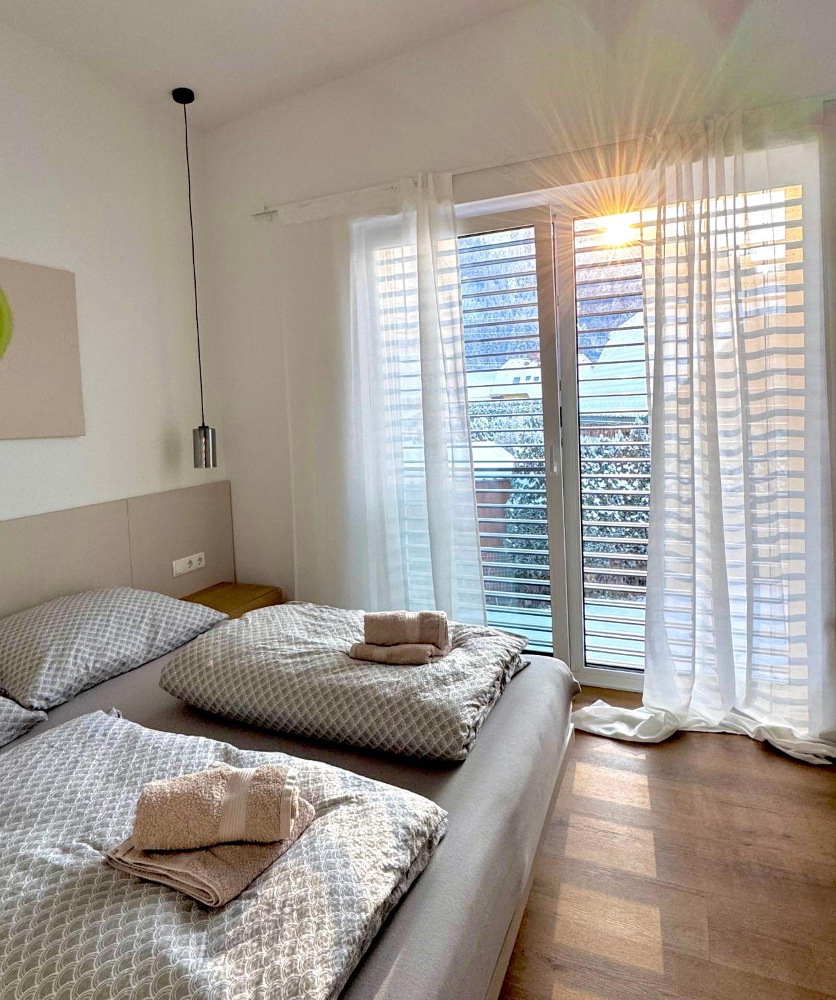 Mihome - Modern Living Apartment *